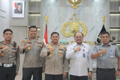 Kakanim Semarang Ari Widodo saat melakukan audiensi dan monitoring Pelayanan keimigrasian di Grobogan.