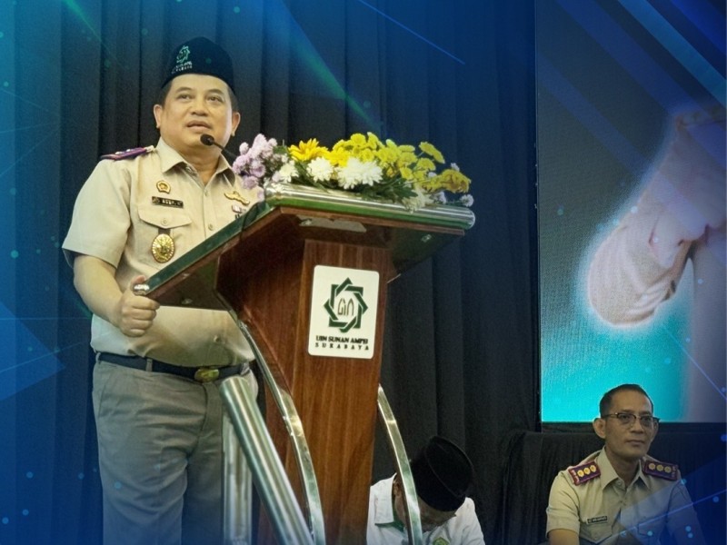 Kakanwil Badan Pertanahan Nasional (BPN) Jatim, Asep Heri, memberikan sambutan pada acara launching Laskar Wakaf di UINSA Surabaya.