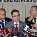 Wakil Ketua DPR RI Adies Kadir memberikan keterangan kepada media usai Rapat Paripurna DPR di Kompleks Parlemen Senayan, Jakarta, Selasa, 8 Juli 2025.