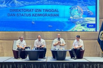 Suasana kegiatan sosialisasi Visa dan Izin Tinggal Keimigrasian dalam Rangka Penyederhanaan Prosedur dan Tata Cara Penggunaan TKA oleh sejumlah narasumber.