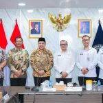 Pelaksana tugas (Plt) Direktur Jenderal Imigrasi, Yuldi Yusman bersama Bupati Pasuruan, Mochamad Rusdi Sutejo, dan jajaran usai audiensi.