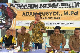 Ketua Komisi C DPRD Jawa Timur, Adam Rusydi, saat menggelar serap aspirasi (reses) bersama warga
