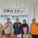 Kapolresta Kombespol Rama Samtama Putra, S.I.K., M.Si., M.H menggelar rilis terbaru identitas dua jenazah korban tenggelamnya KMP Tunu Pratama Jaya.