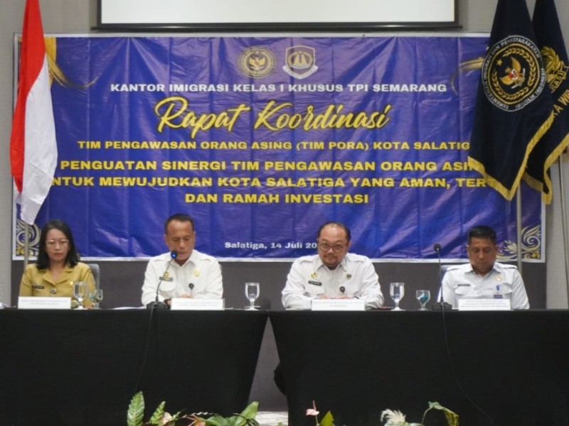 Kakanwil Ditjen Imigrasi Jateng, Is Edy Ekoputranto membukanya rapat koordinasi Timpora Salatiga.