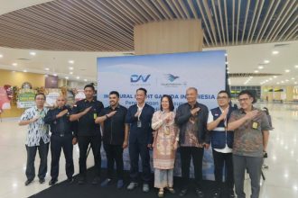 Para stakeholder pendukung penerbangan perdana menandai di-launching kegiatan