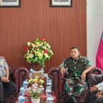 Kepala Kantor Imigrasi Atambua, Putu Agus Eka Putra, saat berkunjung ke Universitas Pertahanan Republik Indonesia.