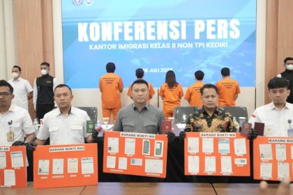 Kepala Kantor Imigrasi Kediri Antonius Frizky Saniscara Cahya