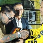 King Abdi bersama Ketua DPD Partai Golkar Surabaya, dr Akmarawita Kadir di acara Lomba Cipta Khas Oleh-oleh Surabaya.