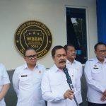 Menteri Imigrasi dan Pemasyarakatan Republik Indonesia, Agus Andrianto, memberikan sambutan di Kantor Imigrasi Malang.
