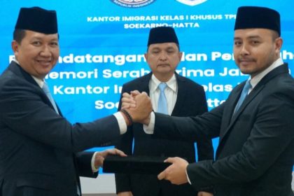 Pamuji Raharja, memimpin langsung prosesi Serah Terima Jabatan (Sertijab) Kepala Kantor Imigrasi Kelas I Khusus TPI Soekarno-Hatta, dari Johanes Fanny Satria Cahya Aprianto kepada Pelaksana Tugas (Plt) Galih Priya Kartika Perdhana,