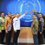 Kakanwil BPN Jawa Tengah, Lampri bersama jajaran pertanahan me-launching kegiatan Peralihan Pelayanan Elektronik.