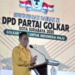Wakil Ketua Umum DPP Partai Golkar, Adies Kadir, memberikan arahan dalam acara Musda XI Golkar Surabaya di Hotel Wyndham, Basuki Rahmat.