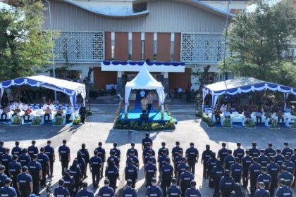 Satuan Tugas (Satgas) Patroli Keimigrasian di Bali mengikuti upacara pengukuhan yang berlangsung meriah di Pelabuhan Benoa, Denpasar.