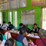Petugas Imigrasi Atambua melayani pembuatan paspor bertajuk Pos Lintas Batas Simpatik.