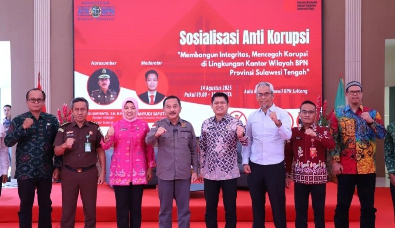 Kegiatan dipungkasi dengan foto bersama antara jajaran Kanwil BPN Sulteng dengan jajaran Kejati Sulteng.