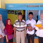 Petugas Kantor Pertanahan Kabupaten Jombang memfasilitasi sumpah untuk sertifikat hilang dengan mendatangi rumah pemohon.