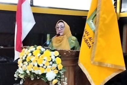 Hj Pertiwi Ayu Krishna, Ketua Pengajian Al Hidayah Partai Golkar Surabaya.