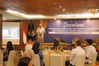 I Gusti Bagus M Ibrahiem, Kepala Kantor Imigrasi Kelas I TPI Tanjung Perak, membuka kegiatan sosialisasi izin tinggal dan penggunaan TKA di wilayah kerja.