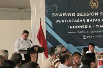 Kakanwil Ditjen Imigrasi Nusa Tenggara Timur (NTT), Arvin Gumilang memberikan sambutan dalam