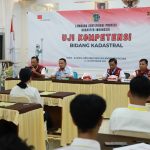 Kepala Bidang Survei dan Pemetaan Kanwil BPN Sultra, M Sochib Lutfi, S.ST., M.M, memberikan sambutan kepada para peserta.