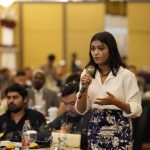 Seorang mahasiswa asing terlibat dalam kegiatan diskusi Immigration Goes To Campus di Hotel Wyndham, Surabaya.