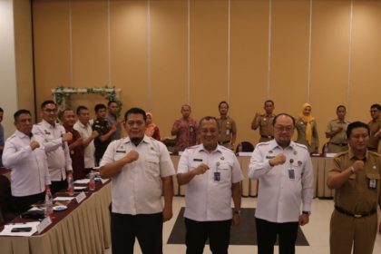 Jajaran Timpora Demak bersama Kakanim Semarang Ari Widodo foto bersama usai kegiatan sinergi pengawasan orang asing.