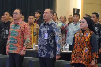 Sekretaris Direktorat Jenderal Imigrasi, Sandi Andaryadi (tengah) membuka kegiatan supervisi