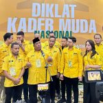 Ketua AMPG Jatim, Adiel Muhammad Kanantha (tiga dari kanan) bersama Ketua Umum AMPG Said menberikan keterangan pers disela-sela kegiatan diklat.