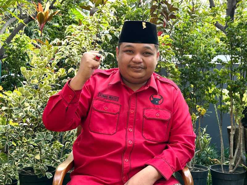 Kader PDI Perjuangan Surabaya, Achmad Hidayat