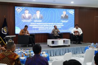 Kasubdit Penanganan Deteni dan Koordinasi Penanganan Pengungsi (PDKPP) Direktorat Wasdakim. Agung Pramono, menjadi pembicara Forum Komunikasi Penanganan Deteni dan Pengungsi (Forkopdensi).