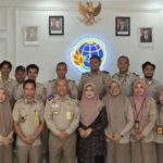 Kakantah Kabupaten Konawe Utara, Agus Rahmanto foto bersama jajaran usai rapat bersama jajaran.