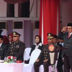 Wakil Wali Kota Surabaya, Armuji menjadi inspektur pada kegiatan upacara Sumpah Pemuda di Balai Kota Surabaya.