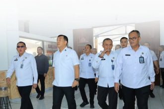 Wakil Menteri Imigrasi dan Pemasyarakatan, Silmy Karim melakukan kunjungan di Lapas Surabaya.