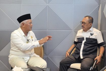 Yai Mohammad Imam Muslimim (MIM) berbincang santai dalam podcast Cak Ji di Rumah Aspirasi.