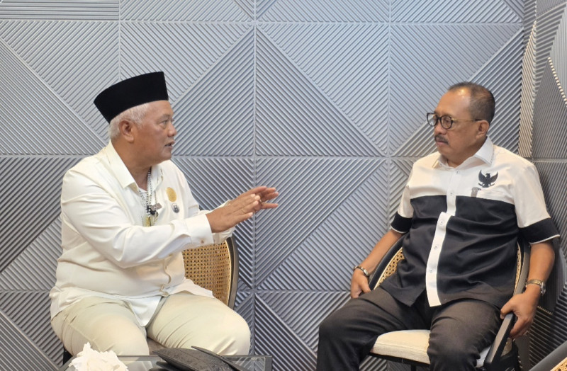 Yai Mohammad Imam Muslimim (MIM) berbincang santai dalam podcast Cak Ji di Rumah Aspirasi.