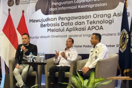 Kepala Seksi Intelijen dan Penindakan Keimigrasian (Inteldakim) Kantor Imigrasi Kelas I TPI Padang, Mirza Dwitri Patria, saat menjadi pembicara di Kanwil Ditjen Imigrasi Sumatera Barat.