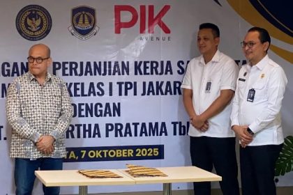 Kakanwil Ditjen Imigrasi DK Jakarta, Pamuji Raharja menyaksikan MoU antara Kepala Kantor Imigrasi Kelas I TPI Jakarta Utara, Rendra Mauliansyah, dan Kuasa Direktur PT. Mulia Artha Pratama Tbk, David Louis Hilman.