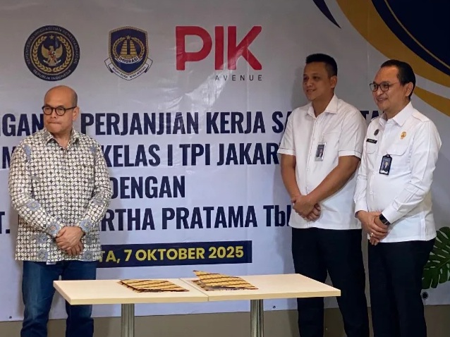 Kakanwil Ditjen Imigrasi DK Jakarta, Pamuji Raharja menyaksikan MoU antara Kepala Kantor Imigrasi Kelas I TPI Jakarta Utara, Rendra Mauliansyah, dan Kuasa Direktur PT. Mulia Artha Pratama Tbk, David Louis Hilman.