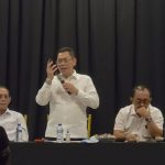 Kakantah Surabaya I Budi Hartanto, Adies Kadir, dan Wawali Armuji saat menerima ribuan warga Surabaya yang lahan rumahnya diklaim oleh Pertamina.