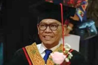 Prof. Dr. Ir. Adies Kadir, SH, M.Hum, resmi dikukuhkan sebagai Profesor Kehormatan (Guru Besar) oleh Universitas Islam Sultan Agung (Unissula) Semarang