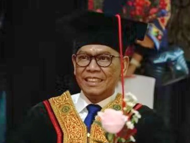 Prof. Dr. Ir. Adies Kadir, SH, M.Hum, resmi dikukuhkan sebagai Profesor Kehormatan (Guru Besar) oleh Universitas Islam Sultan Agung (Unissula) Semarang