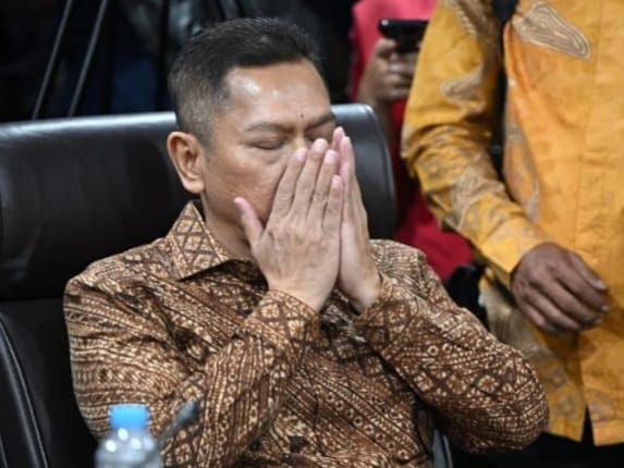 Ekspresi Adies Kadir usai pembacaan vonis oleh Ketua Majelis MKD DPR RI.