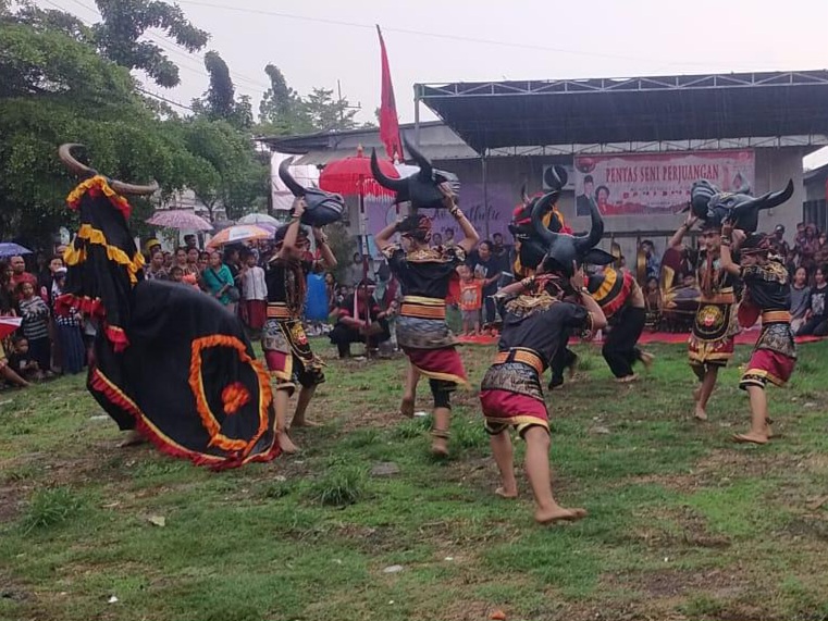 Kesenian Bantengan Suroboyo untuk meneladani semangat perjuangan para pahlawan.