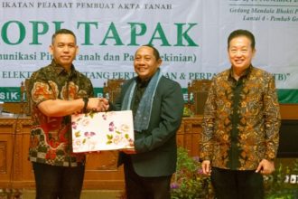 Kepala Kantor Pertanahan Kabupaten Gresik, Rarif Setiawan, S.ST., M.H., hadir sebagai narasumber utama dengan materi bertajuk “Solusi Pintar Layanan Elektronik.”