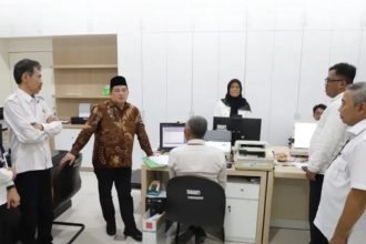 Kepala Kantor Wilayah BPN Jawa Timur, Asep Heri, sidak di Kantor Pertanahan Kabupaten Pasuruan.