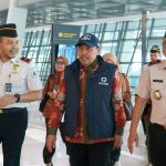 Kepala Kantor Imigrasi Kelas I Khusus TPI Soekarno-Hatta Galih P Kartika Perdhana bersama Kakanwil Ditjen Imigrasi DKI Jakarta Pamuji Raharja (kanan) menyambut rombongan Ombudsman RI dipimpin Ketua Ombudsman RI Mokhammad Najih.