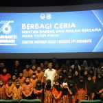 Kepala Kantor Imigrasi Kelas I Khusus TPI Surabaya Agus Winarto bersama para kepala bidang dan jajaran mengikuti rangkaian bakti sosial Hari Bakti Imigrasi ke-76.