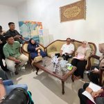 Wakil Wali Kota Surabaya, Armuji, turun langsung melakukan inspeksi mendadak (sidak) ke kantor WO Kamuya di kawasan Rungkut