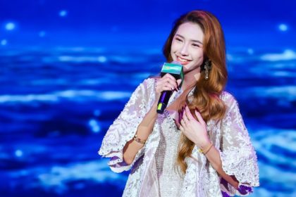 Icha Yang, penyanyi asal Jember, Jawa Timur ini kian populer di kancah internasional.