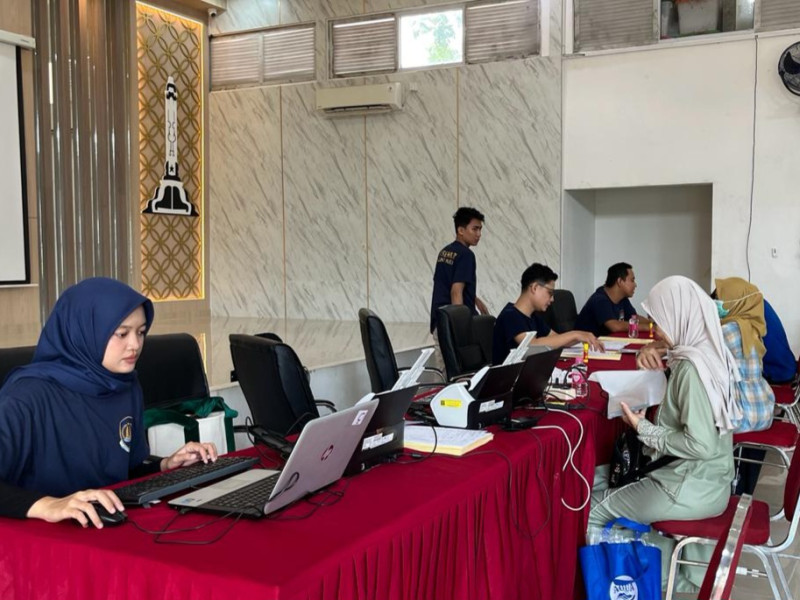 Suasana pelayanan paspor program andalan Si Semar Paling Paten, Kantor Imigrasi Kelas I Khusus TPI Semarang dengan sistem “jemput bola” mendapat apresiasi masyarakat.